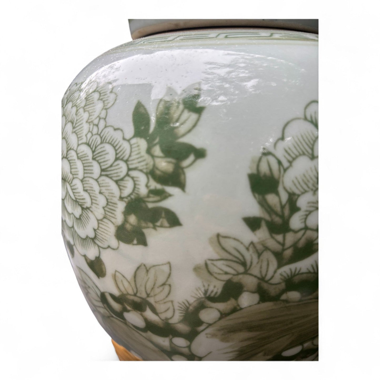 Green and White Porcelain Lamp – Hand Painted Jingdezhen