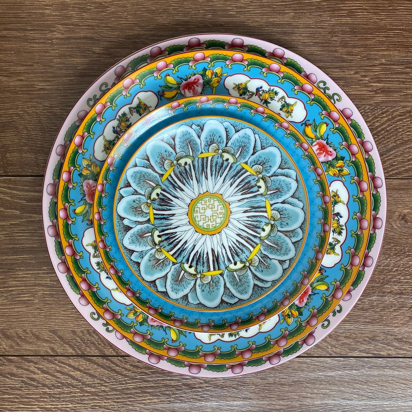 Famille Rose and Bok Choy Fine Bone China Dinner Plate Set