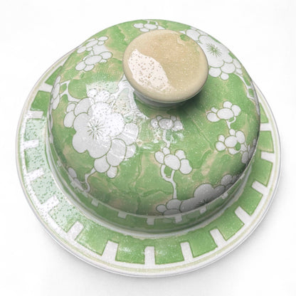 Green and White Chrysanthemum Porcelain Jar – Hand-Painted