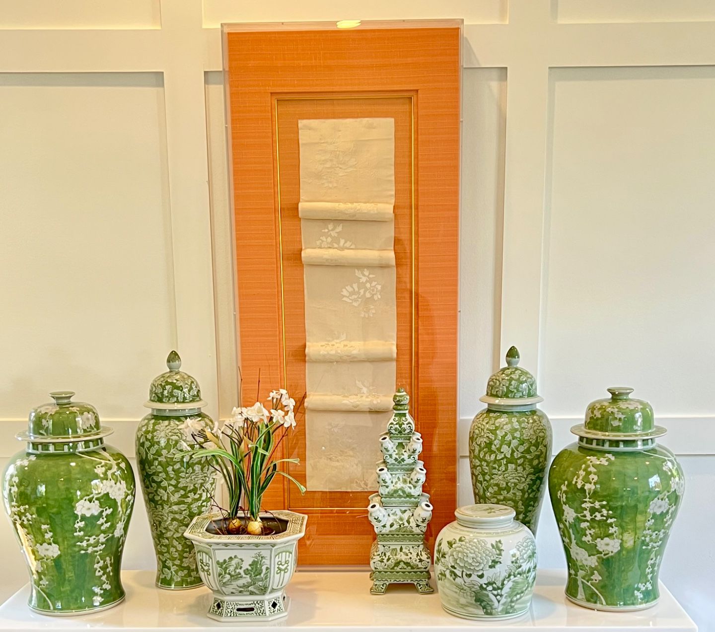 Green & White Porcelain Lidded Ginger Jar Urn –