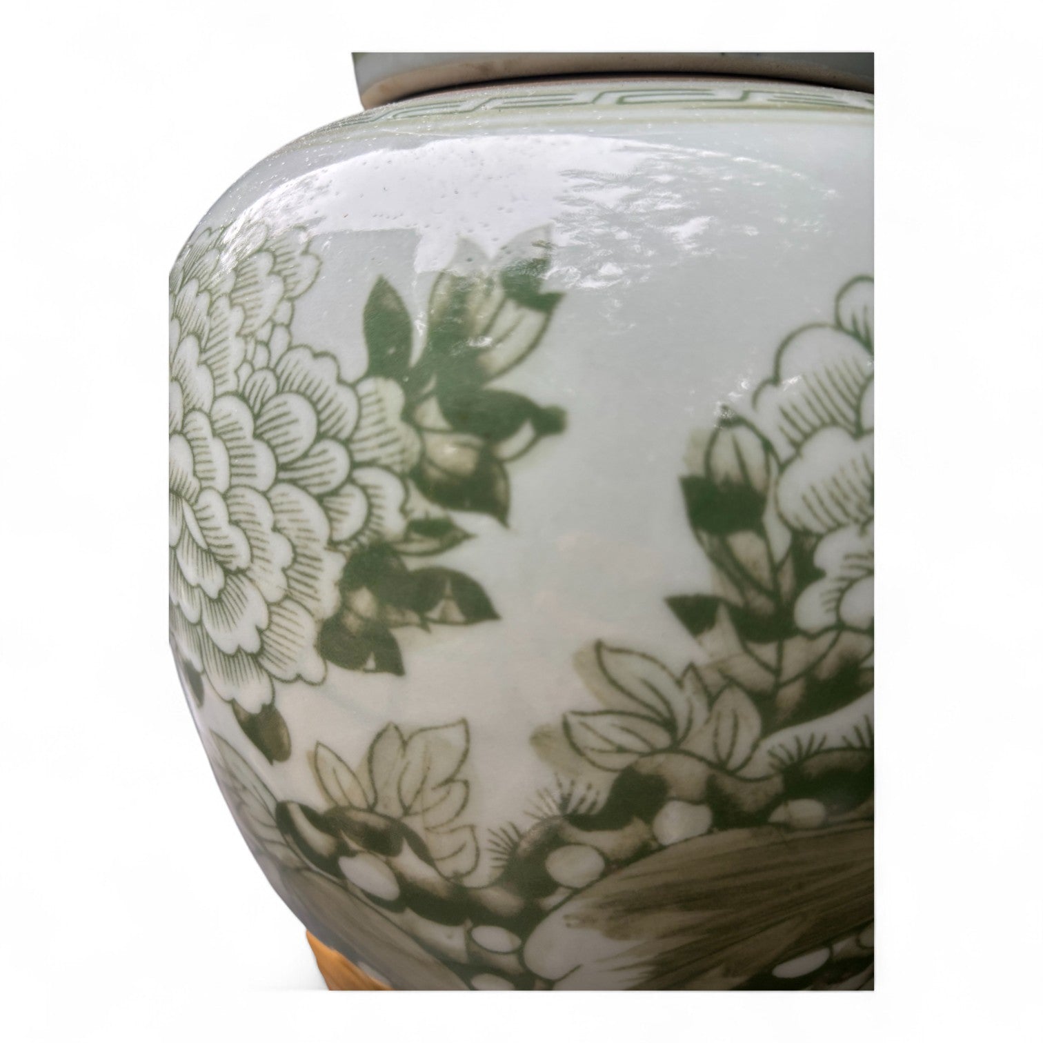 Green and White Porcelain Lamp – Hand Painted Jingdezhen